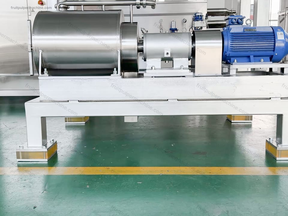 Single-stage fruit pulper layout Compact single-stage fruit pulper with horizontal chamber, motor, and support frame